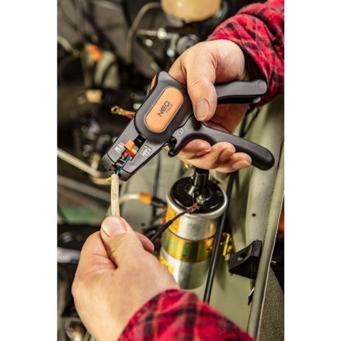 AUTOMATYCZNY ŚCIĄGACZ IZOLACJI OD 0.5MM DO 6MM2 AUTOMATYCZNY ŚCIĄGACZ IZOLACJI OD 0.5MM DO 6MM2